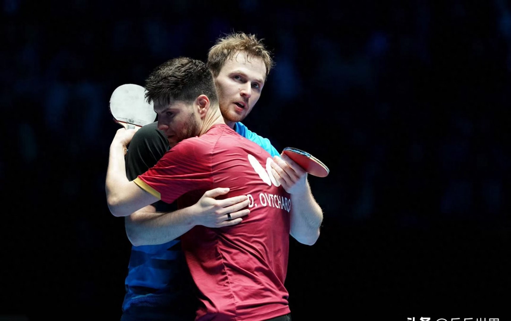 包含波兰乒乓球队险胜英国乒乓球队，奥恰洛夫统治全场的词条