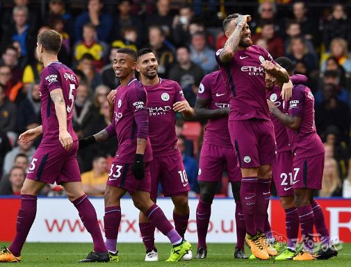 英格兰逆转多特蒙德，阿奎罗完成帽子戏法的简单介绍