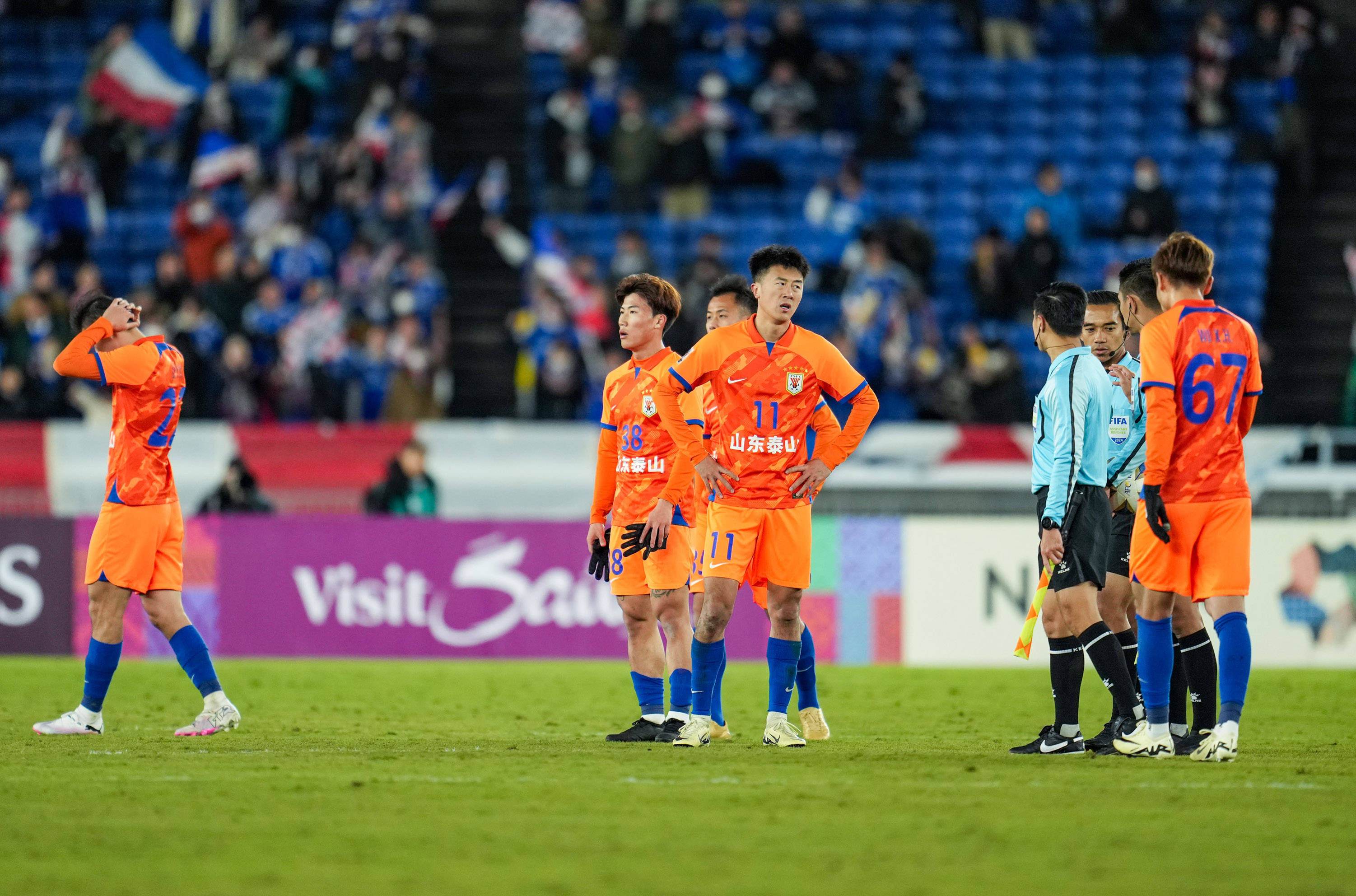 中超联赛战局激烈，球队实力角逐引人关注的简单介绍