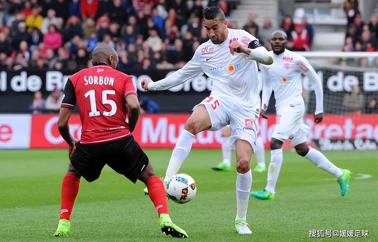 阿雅克肖主场击败朗斯，保持领跑位置的简单介绍