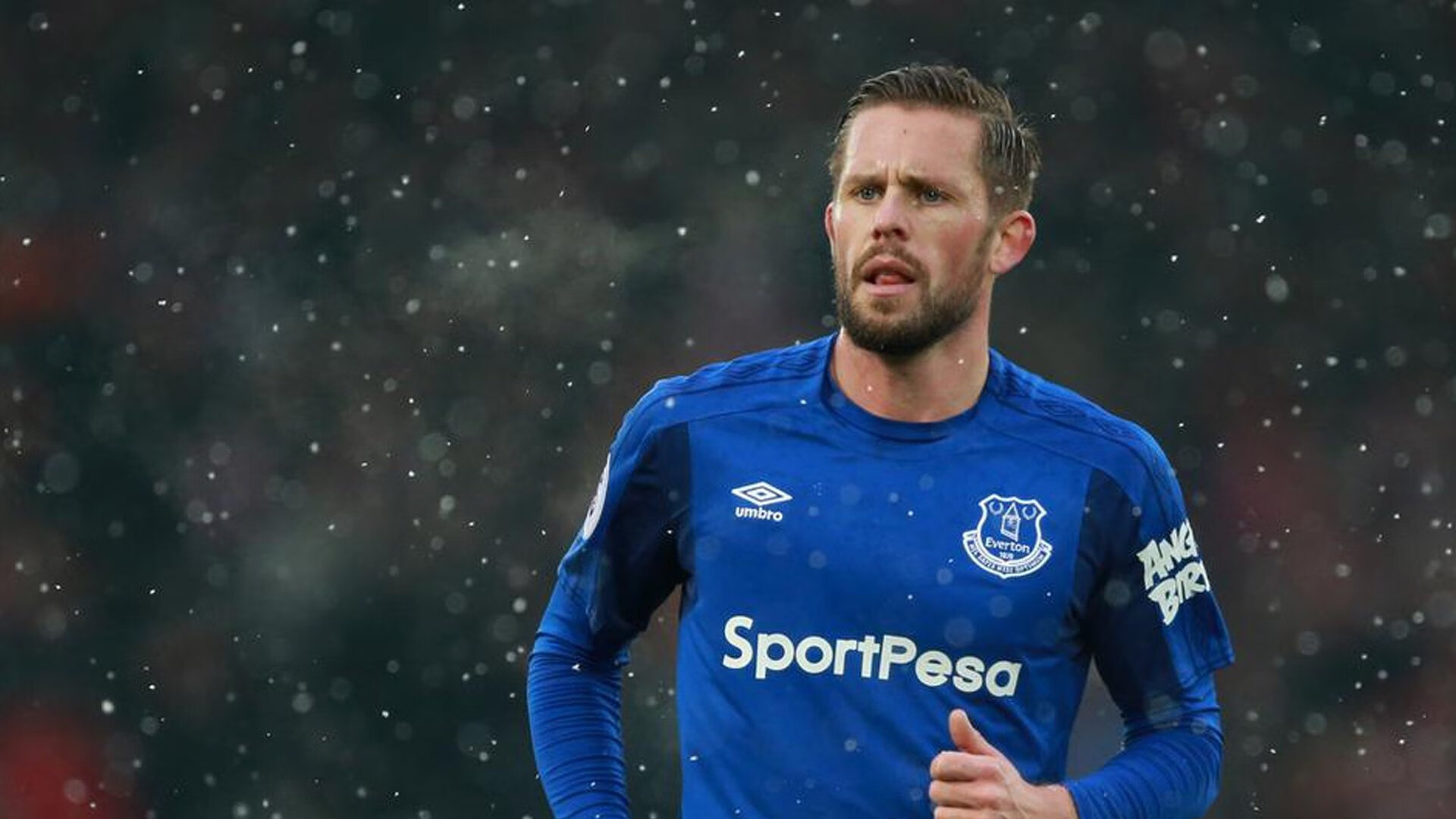 库里彻底打爆防线，快船收割热火，三分雨与铁血防守的双重奏