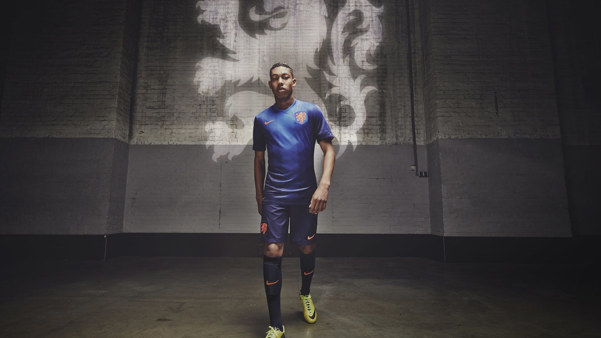 阿斯顿马丁横扫红牛车队，皮亚斯特里惊艳四座，F1新秩序正在诞生？