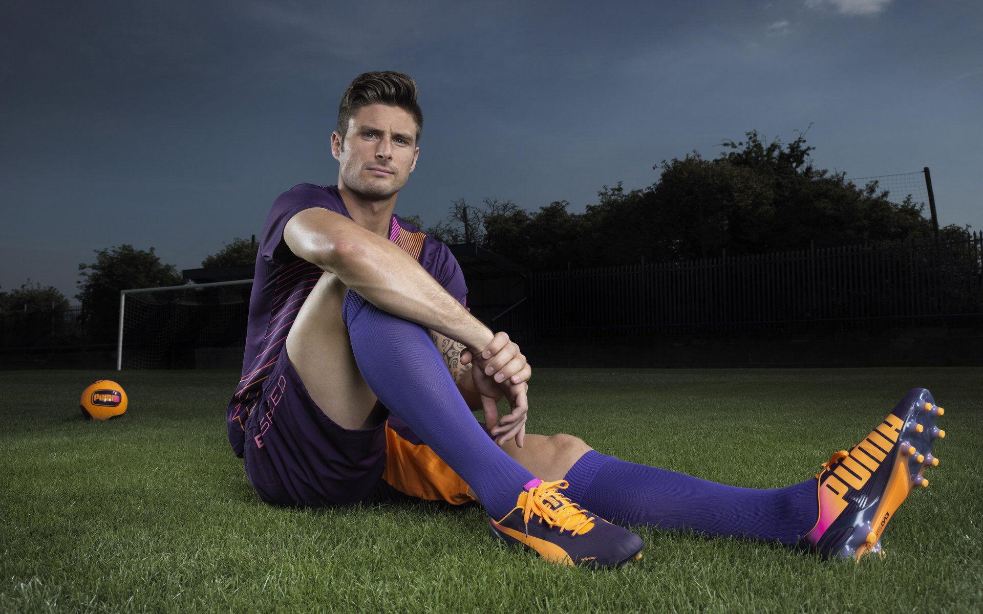 绿茵场上的险胜与乒乓球台的纪录，德国队与张本智和的突破之夜